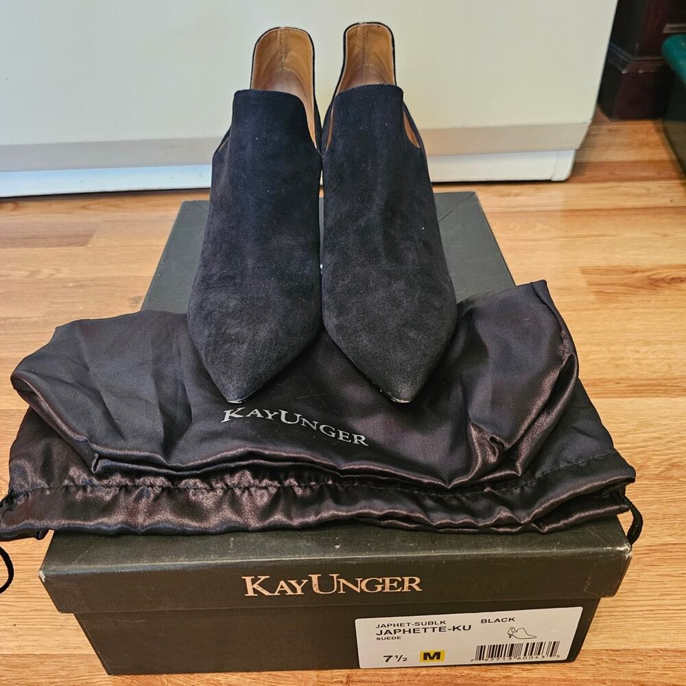 Kay Unger Japhette Black Suede Pointed Toe Cutout Pumps Heels Size 7.5 M